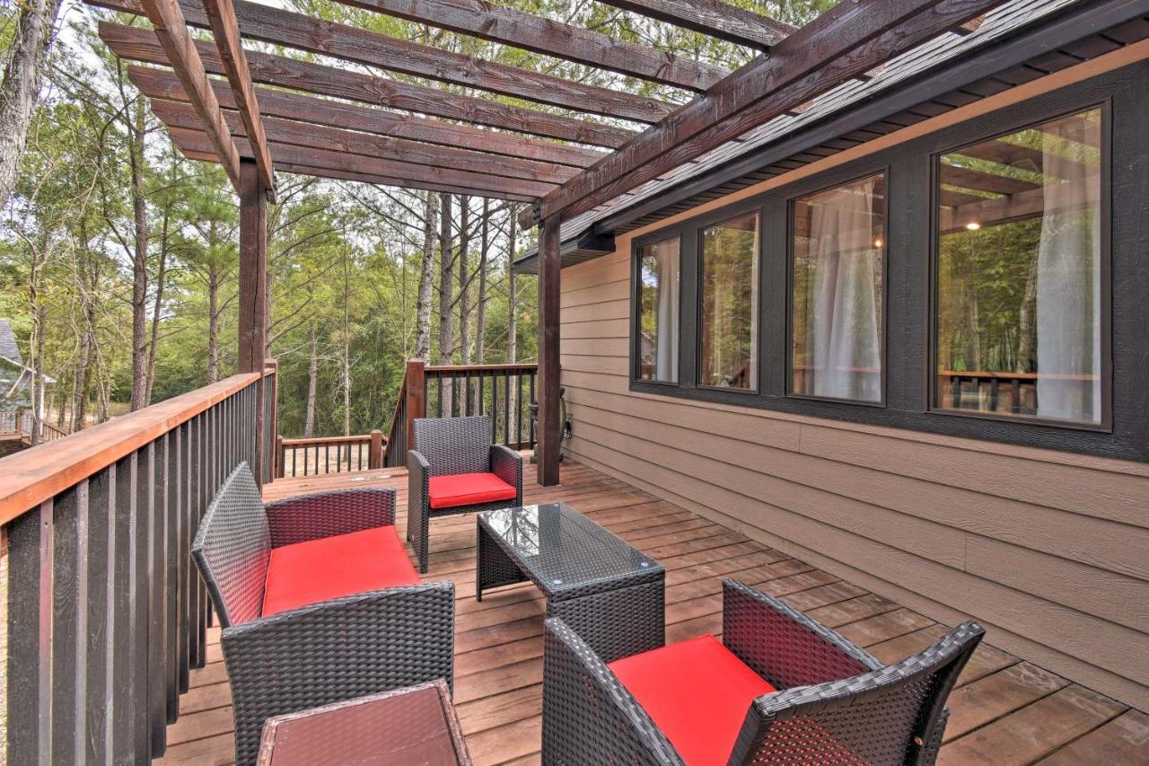 Modern Broken Bow Cabin Large Deck, Bbq And Pergola Esterno foto